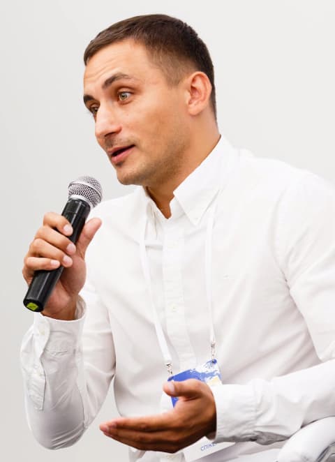 Артем Макєєв